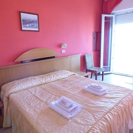 רימיני Consul Hotel מראה חיצוני תמונה