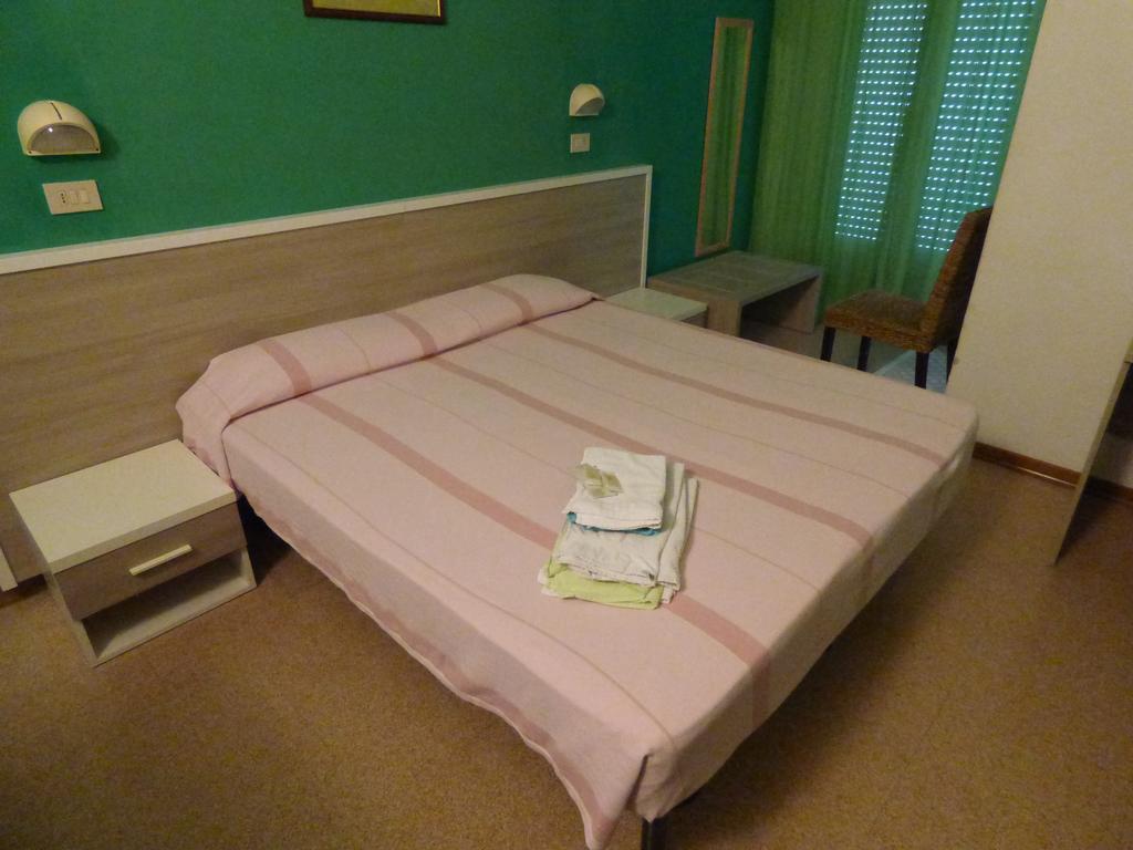 רימיני Consul Hotel מראה חיצוני תמונה