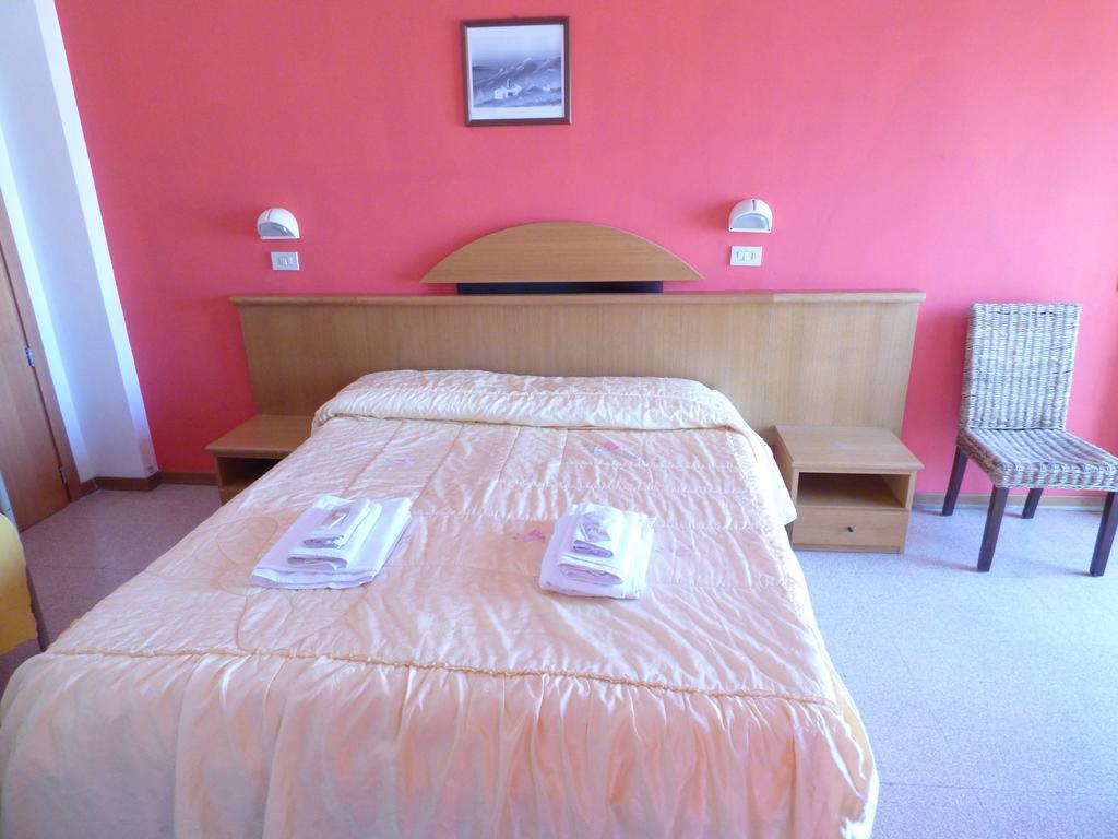 רימיני Consul Hotel מראה חיצוני תמונה