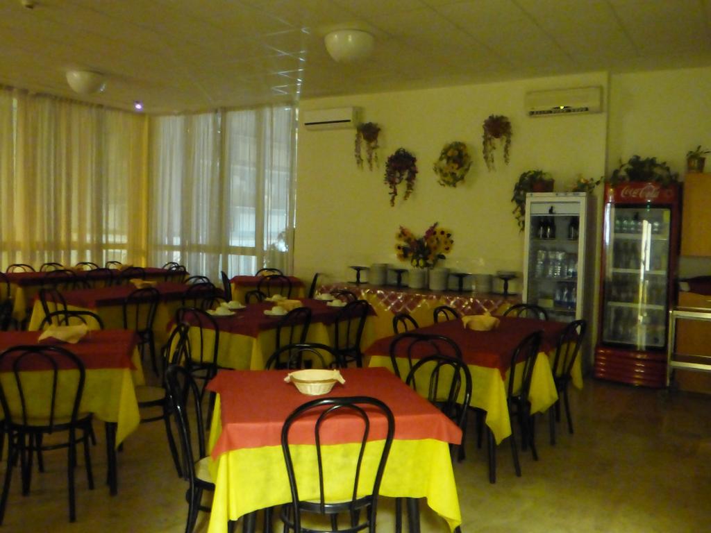 רימיני Consul Hotel מראה חיצוני תמונה