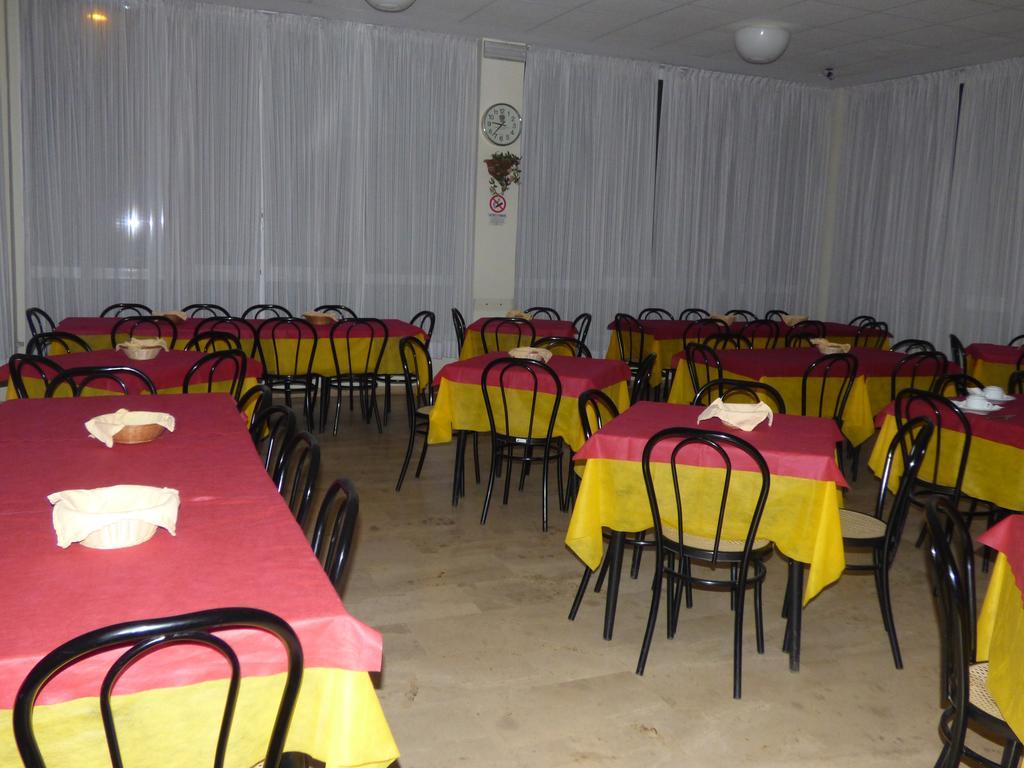 רימיני Consul Hotel מראה חיצוני תמונה